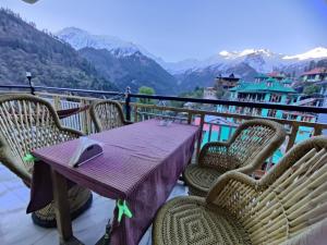 Suraj Guest House and Cafe