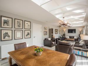 Holiday Home Loch Ness Lodge by Interhome