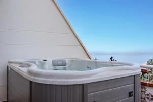 Sunset Ocean View-Jacuzzi privado y vistas al mar