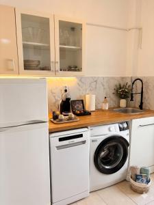 Paralia Family Home - HBO & Free Parking