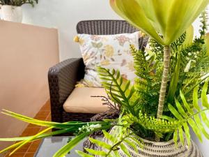 Spacious 1 Bed 2 bath Bandra Balcony Wifi