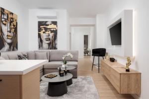 Aura Airport Suite
