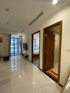 Vinhome Central Park - Apartment Luxury Suite Skyline View 1