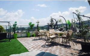 Elegant 1819 Apartment with Pool & Panoramic View