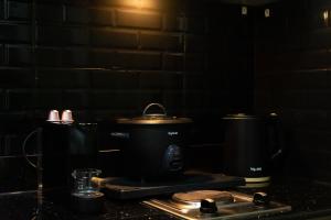 Cozy Stay near MRT Shaw & Megamall with PS5 Gaming Console