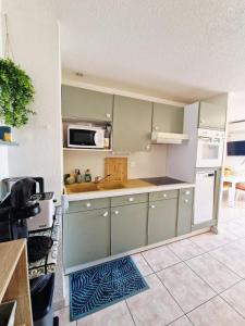 Bright apartment in Sainte-Marie sea view