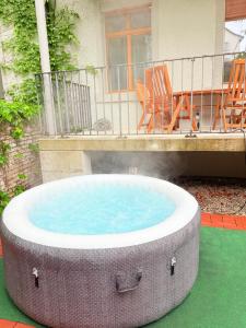 Aurevo 3BR - Whirlpool & Private Garden - Messeplatz