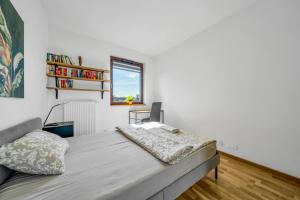 Modern 2BR Apartment Balcony Free Private Parking Warsaw Arkadia