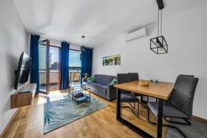 Modern 2BR Apartment Balcony Free Private Parking Warsaw Arkadia