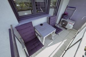 Lola Suite, One Bedroom Place with Free Parking
