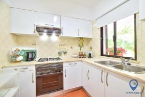 Balaia Golf by MTPhomes