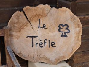 Chalet Chalet Le Trèfle by Interhome