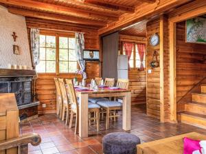 Chalet Chalet Le Trèfle by Interhome