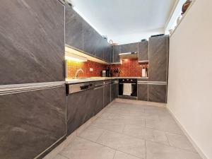 Apartment Iris by Interhome