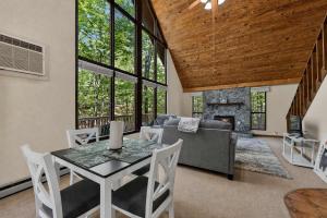 DogFriendly wHot Tub Fire Pit Resort Access