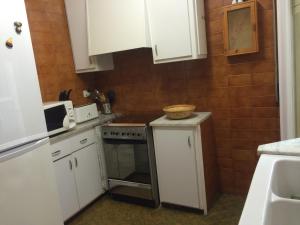 Apartamento en Calella para estancias de temporada con piscina y parking
