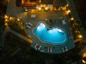 Sunrise House - Swimming Pool
