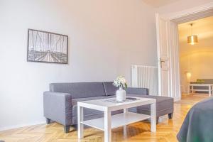 Vibrant 3BR near AKH Hospital - Perfect for Groups