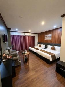 Hotel Red River
