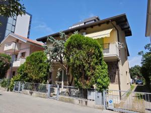 Apartment Lucrezia - Lignano Sabbiadoro by Interhome