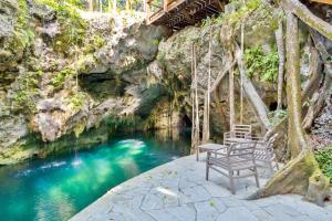 Luxury Jungle Retreat - 4 Bedroom Villa with Private Pool and Cenote - fits 14