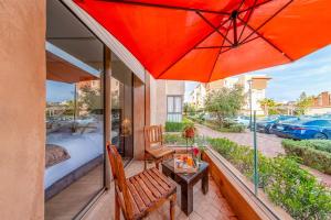 Quiet, Luxury Apartment ,Pool, PS5, and Terrace