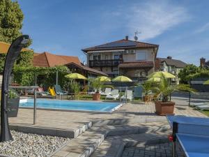 Apartment Appartement Nr-6 by Interhome