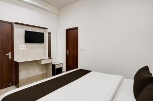 Hotel SSD - A Budget Friendly Hotel #Near Prem Mandir #Lift #Ac Rooms #Near Gol Chowk