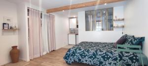 Charmants studios proches port & plage