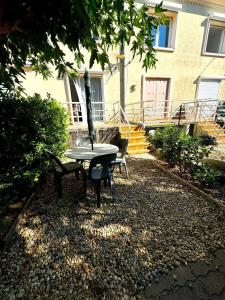 Apartment with garden - sea view