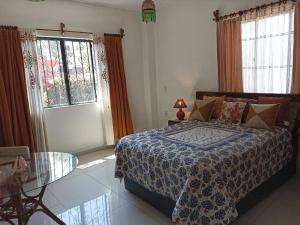 Villa Jacarandas