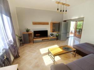 Apartment Renovierte Wohnung in Zambratija mit Großem Garten by Interhome