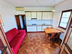 Apartment Zweizimmerwohnung mit Schlafzimmer mit Doppelbett und Schlafsofa by Interhome
