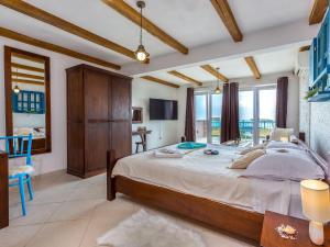 Holiday Home Meerblick Ferienvilla Haus Lucija mit Pool by Interhome