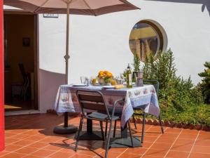Apartment Jaén mit Gemeinschaftspool in einem andalusischen Cortijo in Chilches by Interhome