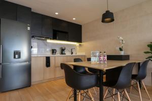Elegant 1BR near parque Kennedy by in Miraflores by Wynwood House