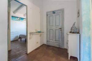 GuestHost - Sea View Flat with Veranda and Pool img32