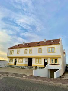 Baleal Beach Haven - Surf, Sun & Sea