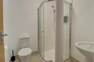Aylward Studio Apartment at Queen Street, Near Gunwharf Quays