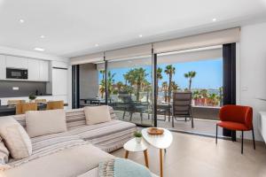 Elegance Apartment "Seaside Retreat"