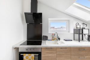 Studio Cosy sous les Toits, Lumineux, Moderne & Tout Équipé