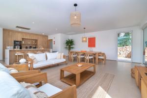 Villa Dolcevita Modern Villa with Private Pool BBQ Near Carvoeiro