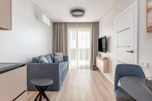 Takas į Jūrą Apartment with Terrace & Pool
