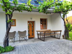 Éva Apartmanház 2