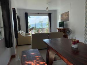 Lovely 2-Bedroom House with Patong Sea View