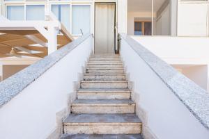 Lupino House