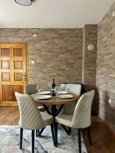 Mont Peak Apartment