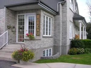 匹敌特撒宾汽车旅馆 - 布兰维尔