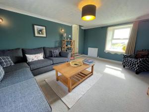 Luxury Farmhouse Retreat with Sea Views Hot Tub - Pass the Keys