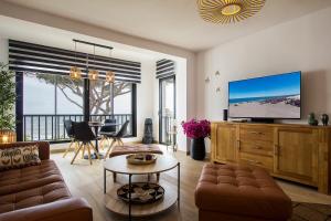 Stunning Sea front Duplex